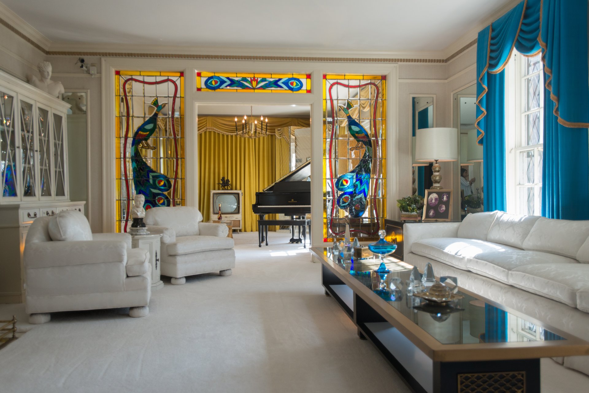 Memphis_ShelbyCo_Graceland-1-large