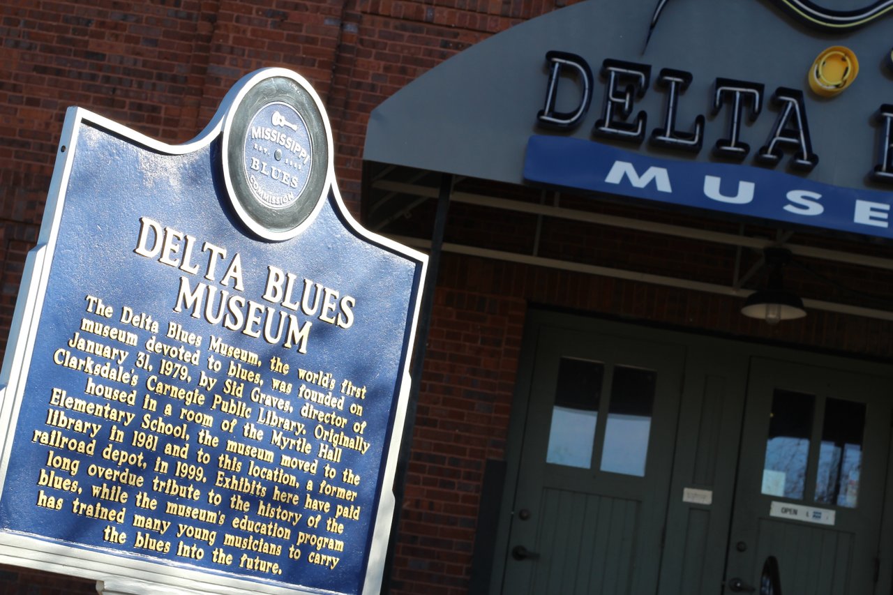 Mississippi-Clarksdale-Delta-Blues-Museum-Marker-medium